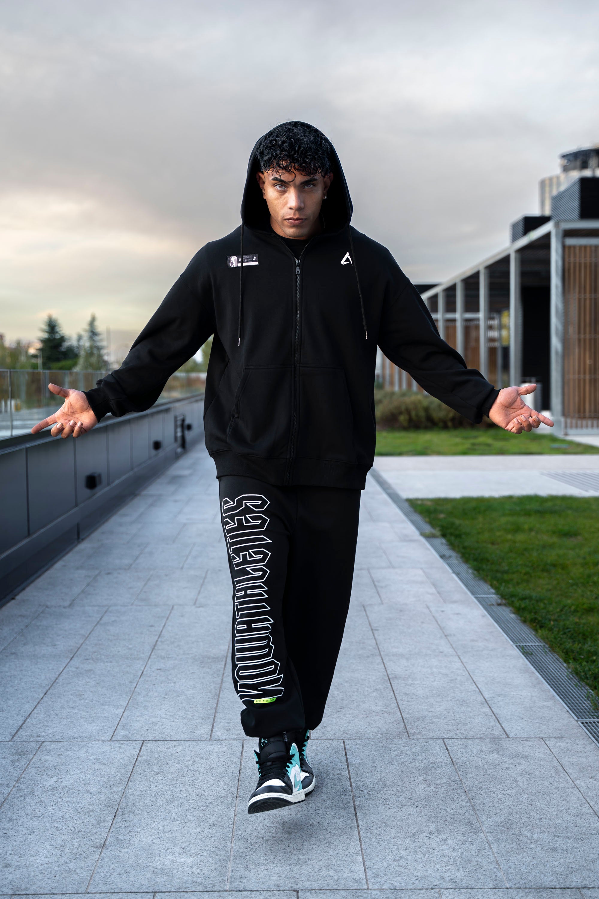 Sudadera Black Performance - Oversized