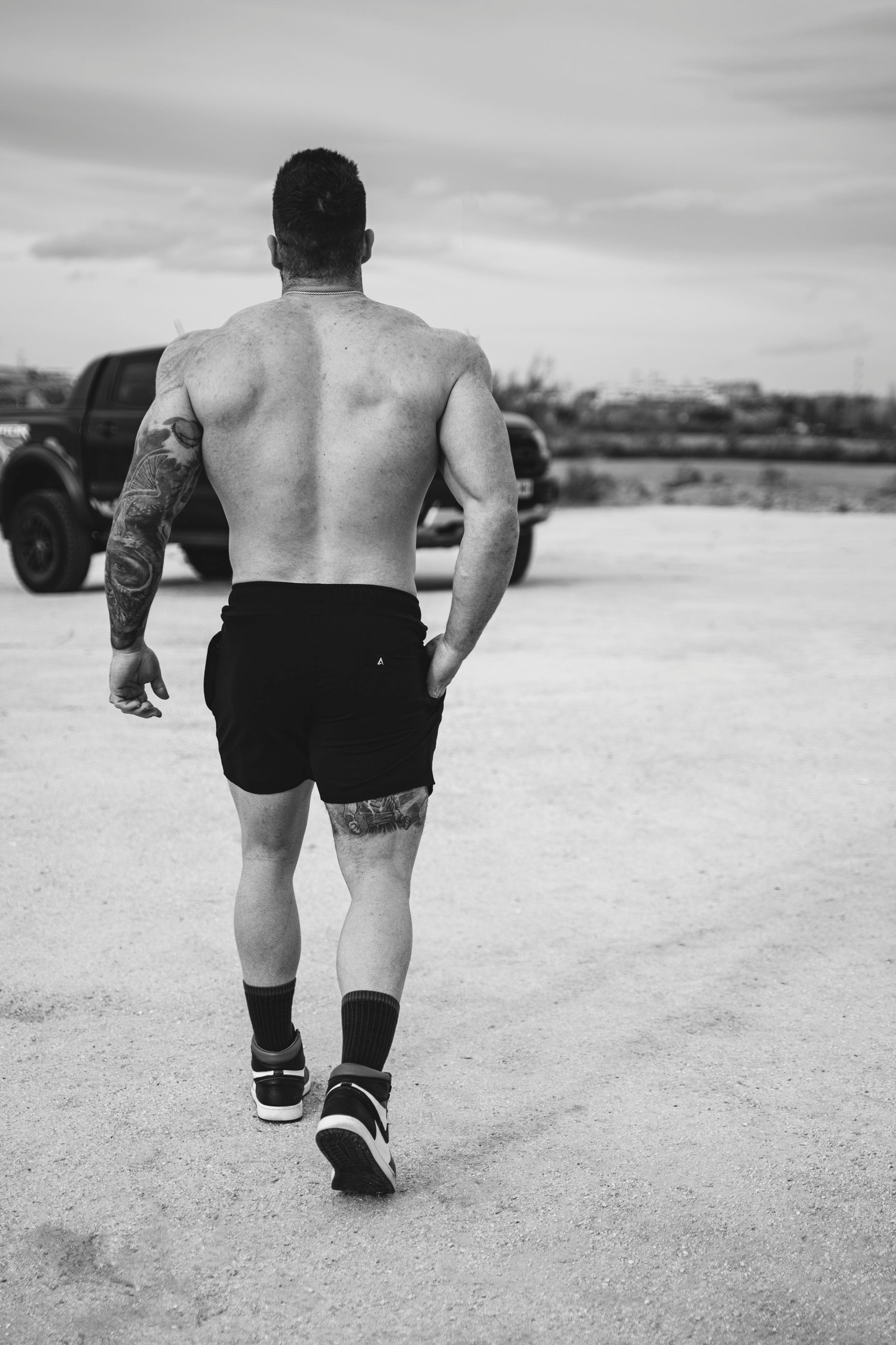 The Ultimate Shorts 2.0 Fitted - Black