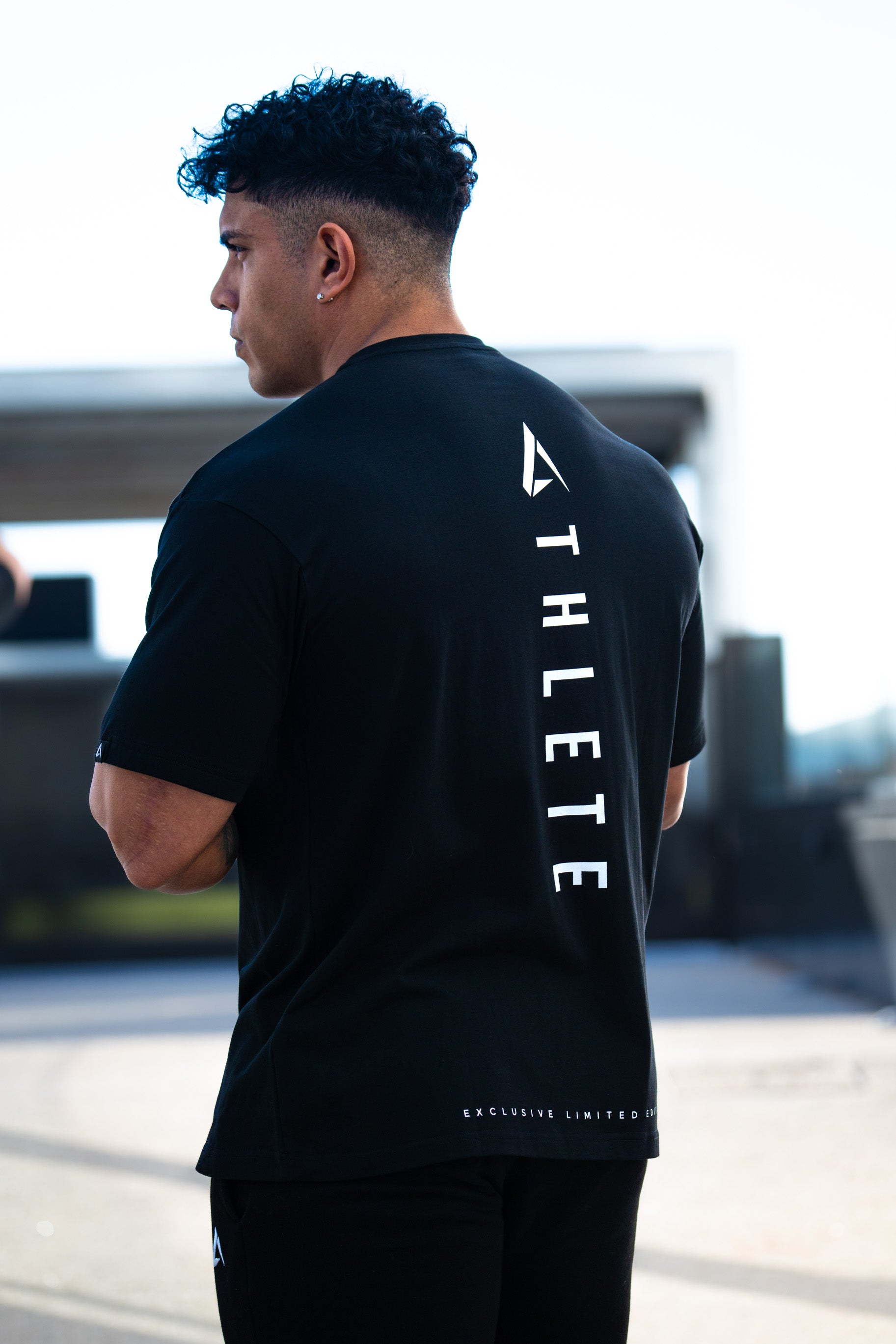 ONYX™️ Fitted T-shirt - Black