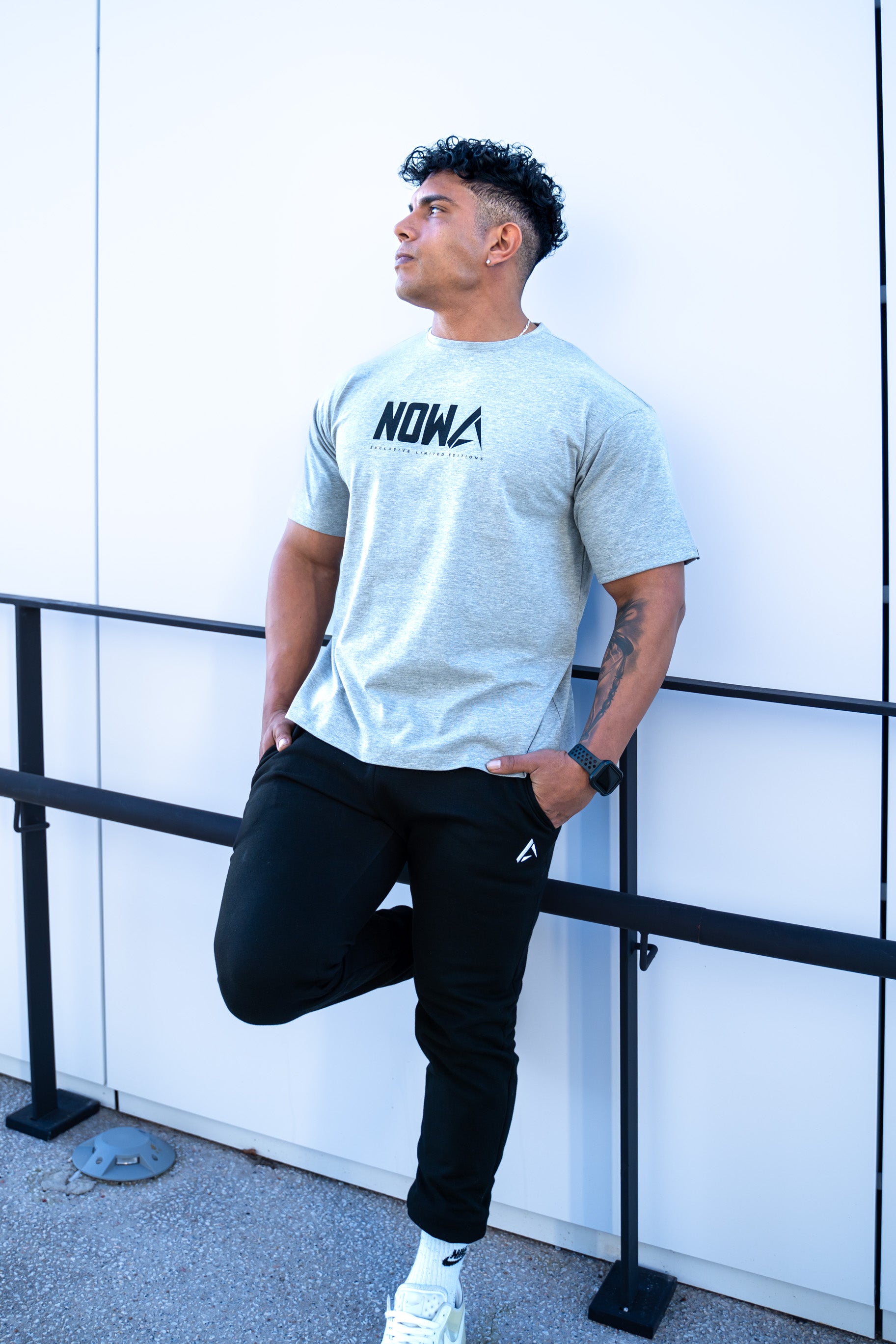 ONYX™️ Fitted T-shirt - Gray