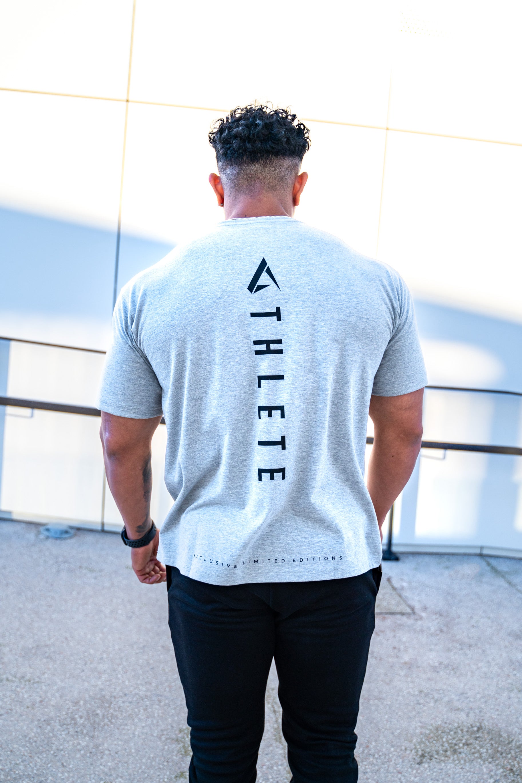 ONYX™️ Fitted T-shirt - Gray